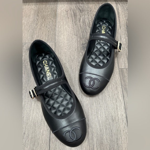 CHANEL CC LOGO BLACK LEATHER MARYJANE BALLET FLATS SHOES GOLD BUCKLE 38 - Picture 3 of 15